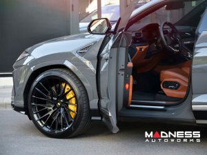Lamborghini Urus Custom Wheels - EVO-6T by Vossen - Gloss Black Lamborghini Urus Custom Wheels - EVO-6T by Vossen - Gloss Black